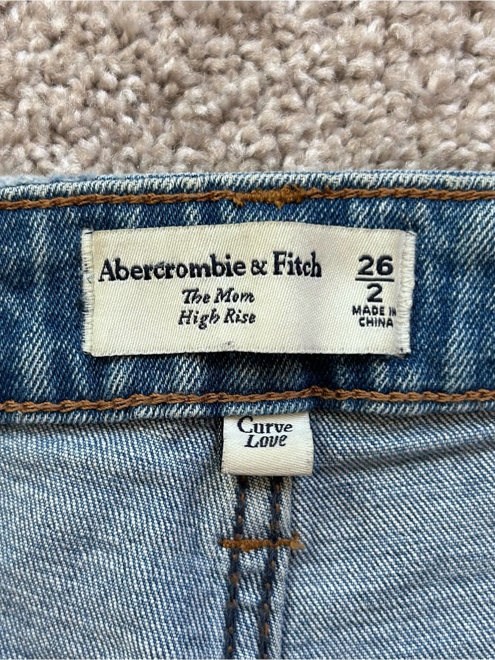 Abercrombie & Fitch Curve Love High Rise Mom Jeans 26 2 Medium Wash Distressed - Picture 4 of 9